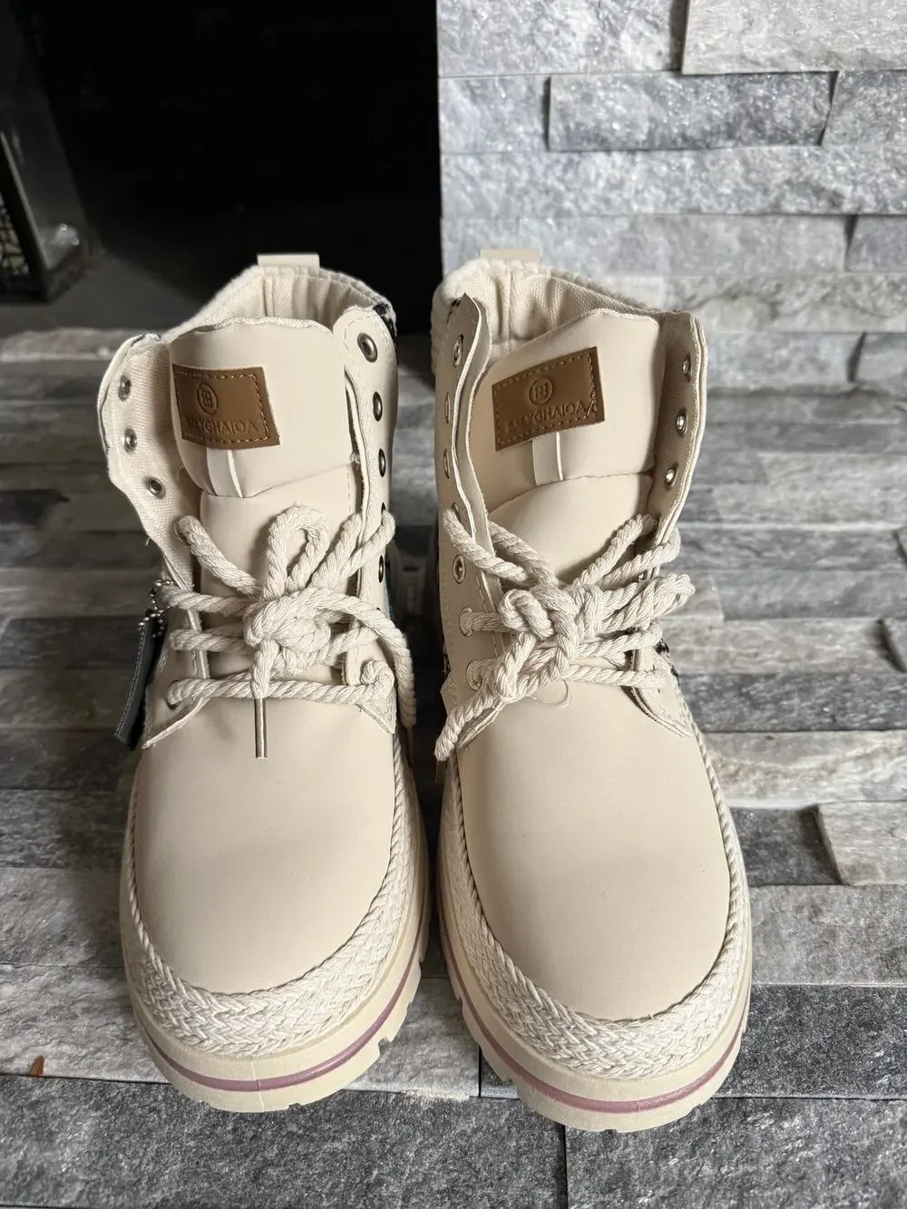 Men's Classic Versatile Workwear Boots, Cartoon-Detailed Surface Mens 9.5